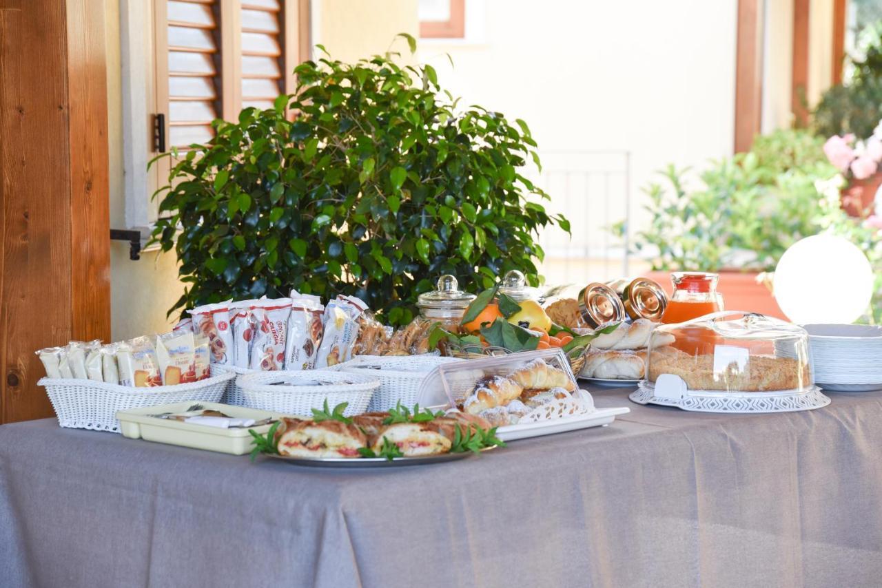 Aurora Castelluzzo Bed & Breakfast Luaran gambar